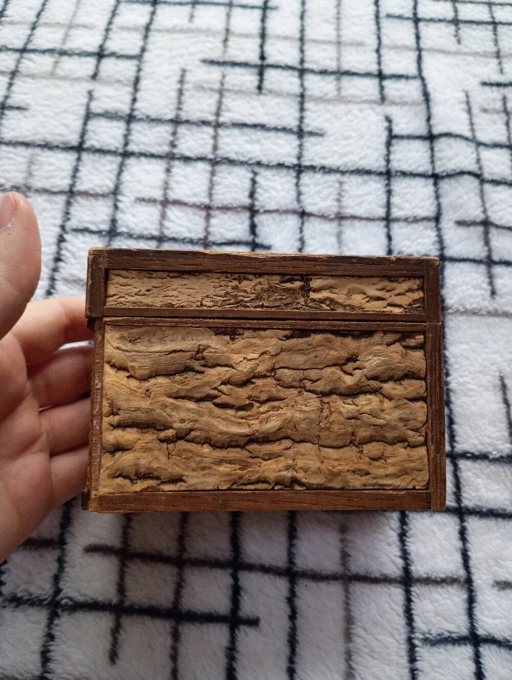 Vintage Relief Carved Wooden Trinket Box with Floral Motif